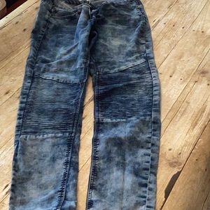 Ladies jeans.